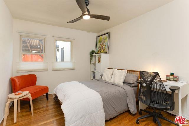 5120 Willowcrest Ave - Photo 3 of 8