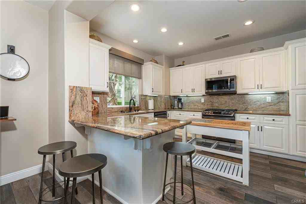 27014 Monterey Ave - Photo 3 of 8