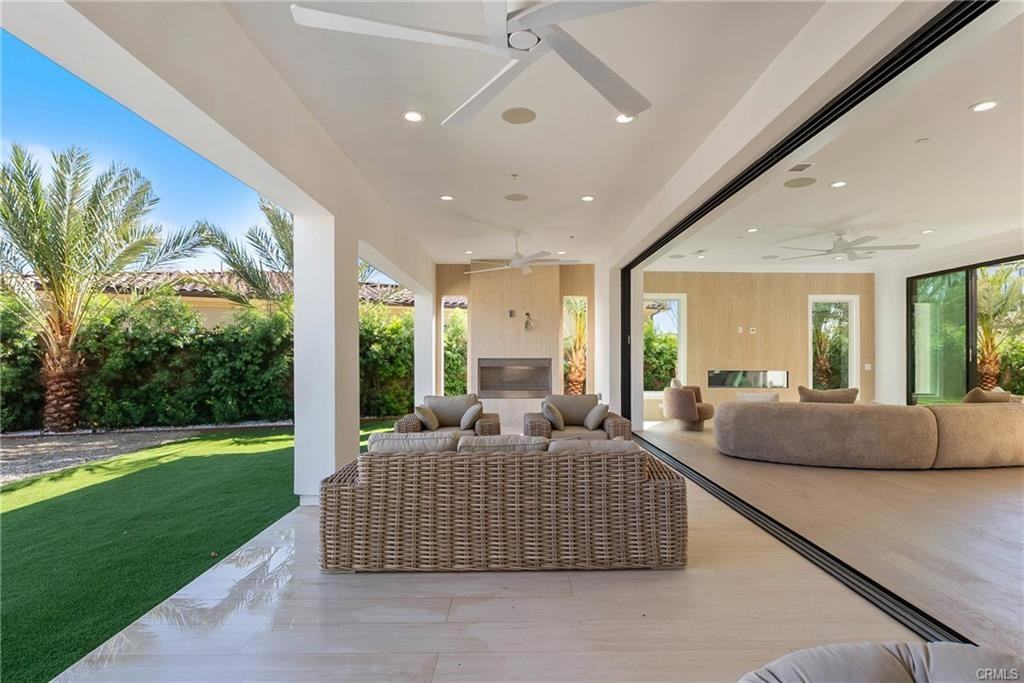 20448 W Liverpool Way - Photo 2 of 8