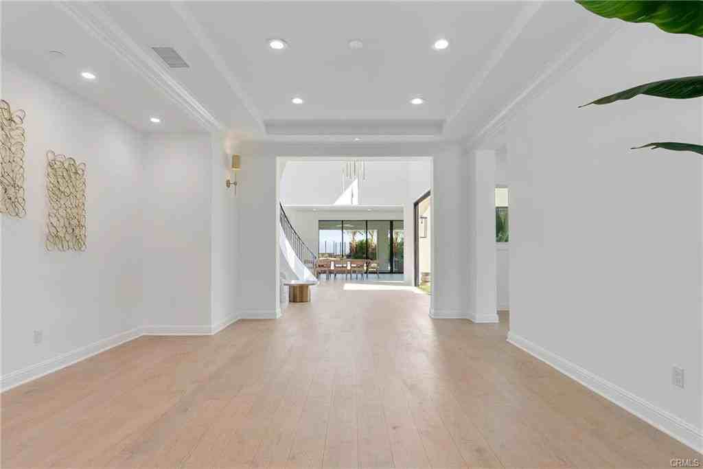 20448 W Liverpool Way - Photo 7 of 8