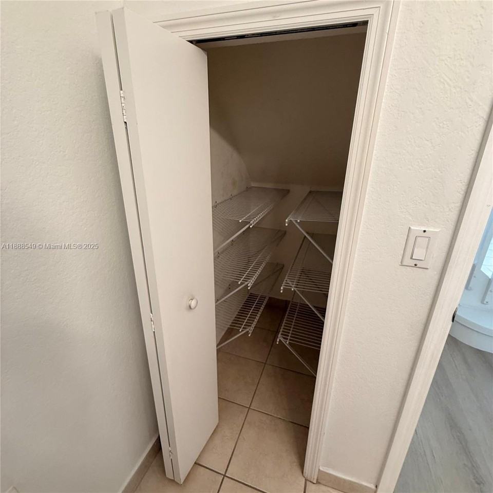 12185 Sw 125th Ct #12185 - Photo 7 of 8