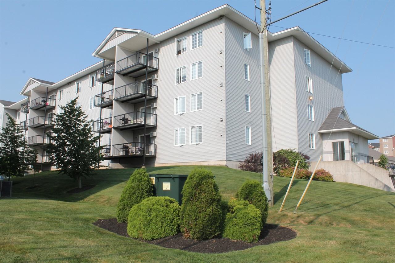 100 Bishop Driveunit 403 #403 - Photo 2 of 5