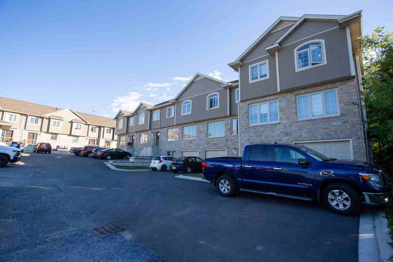 620 Squires St #09 - Photo 2 of 8