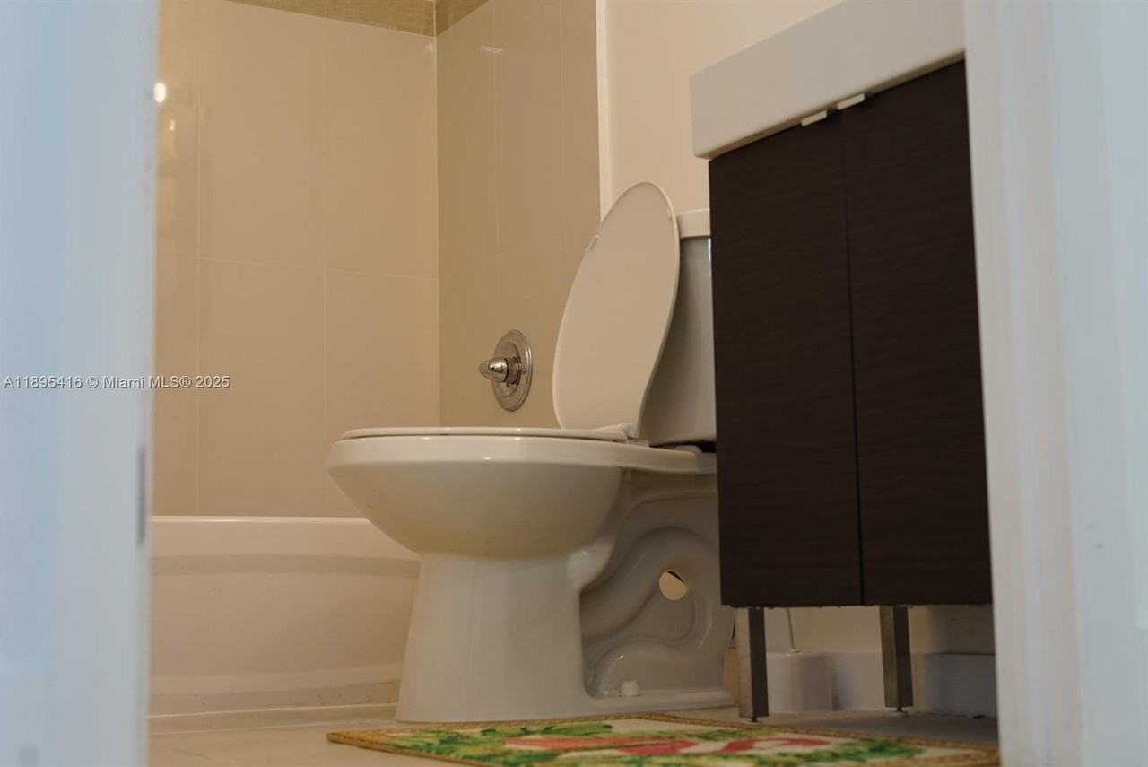 1450 Ne 147th St - Photo 5 of 10