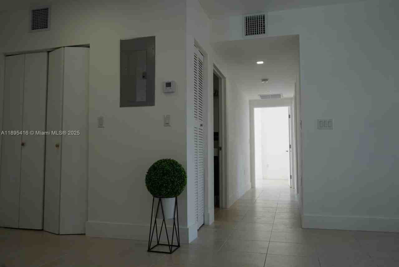 1450 Ne 147th St - Photo 6 of 10