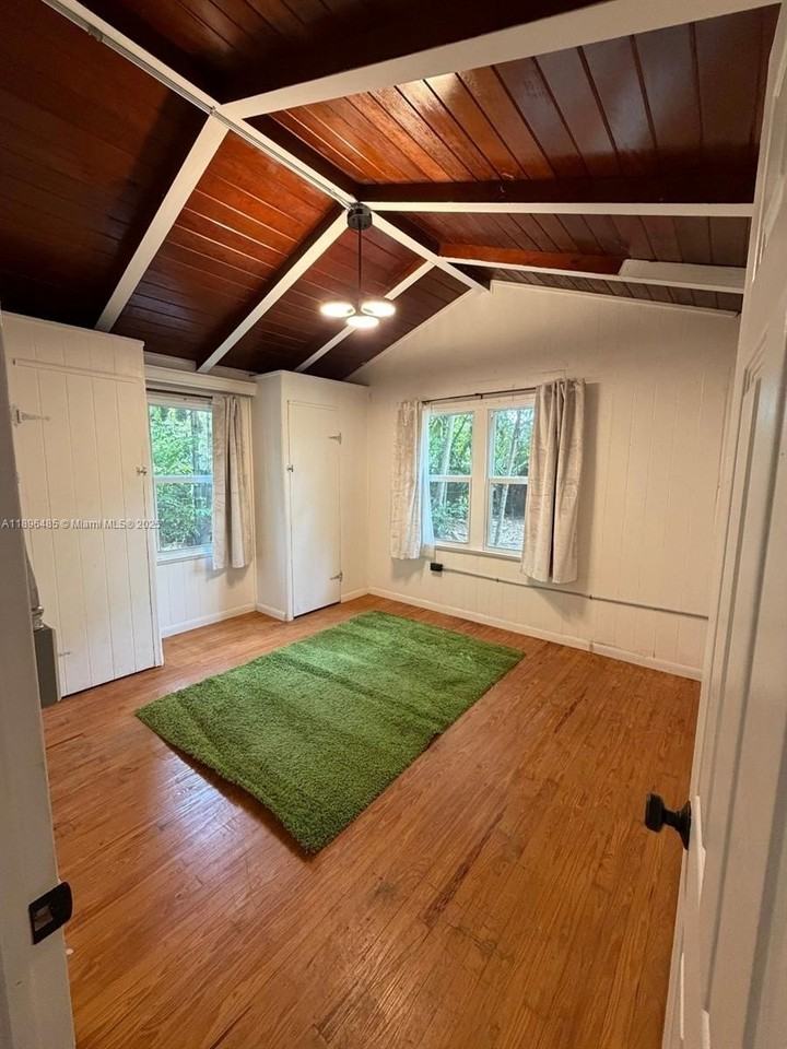 491 Ne 163rd St #1 - Photo 4 of 5