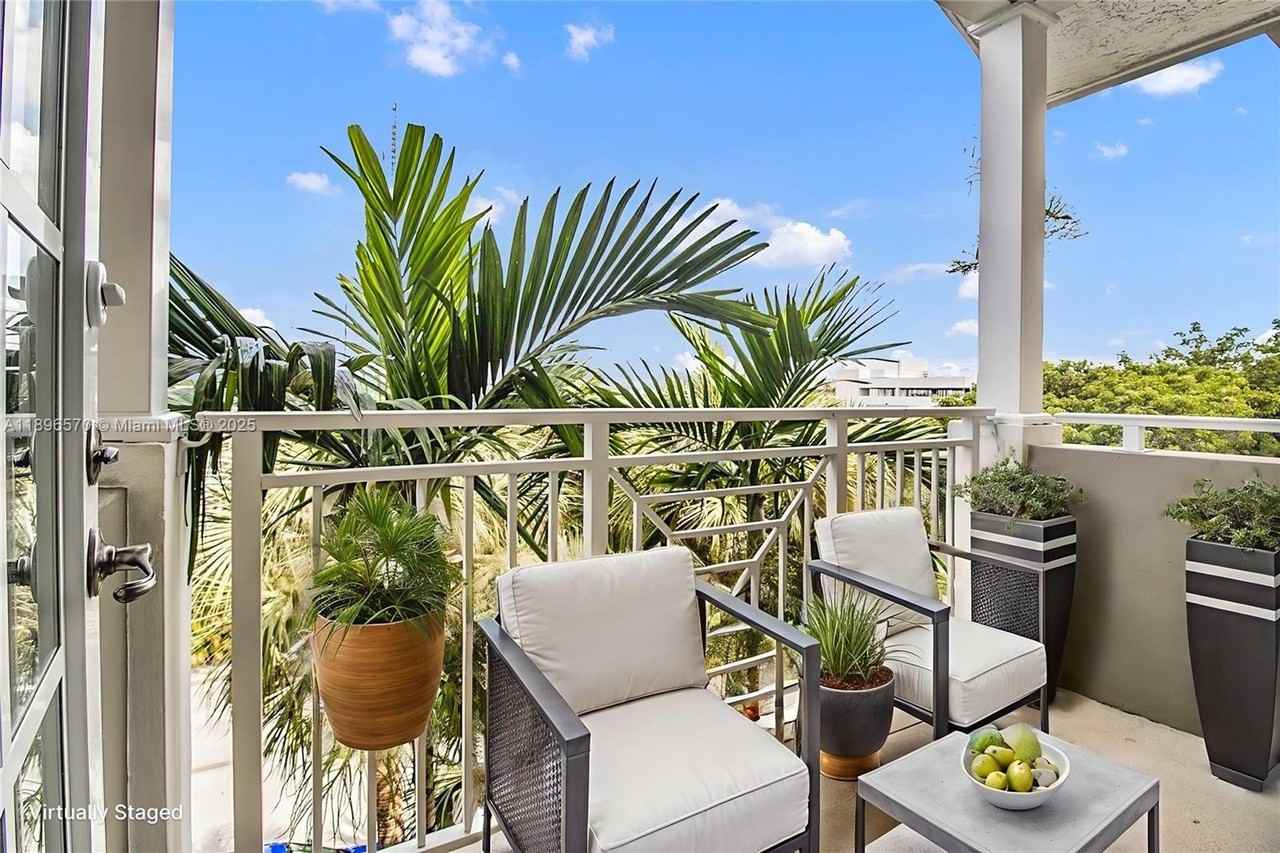 1332 Sw 2nd Ct #1332 - Photo 2 of 12