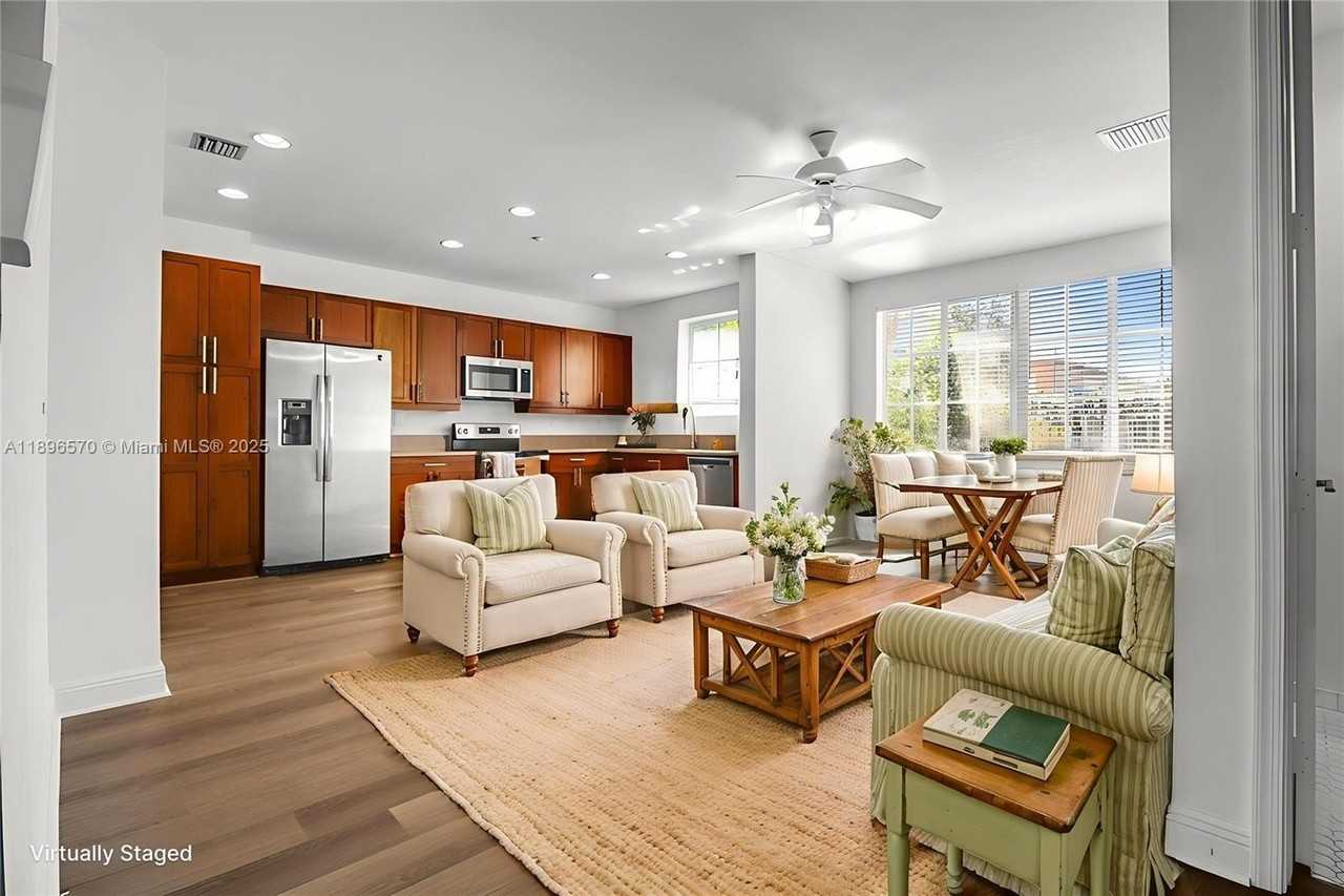 1332 Sw 2nd Ct #1332 - Photo 3 of 12