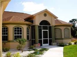 featured image of 2624 Abbotsford St