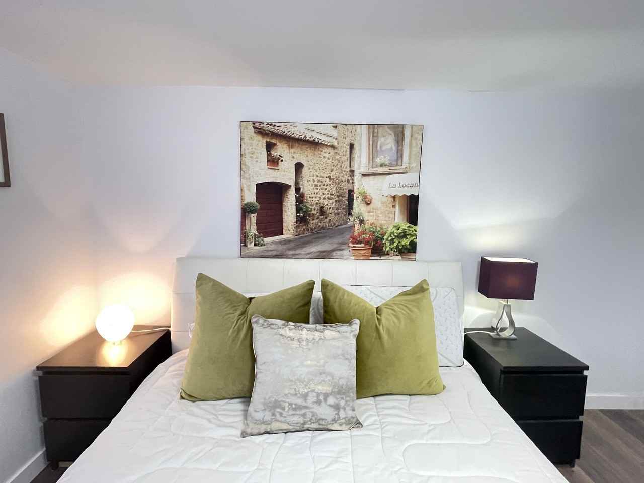 112 Maquinna Crescent - Photo 2 of 17