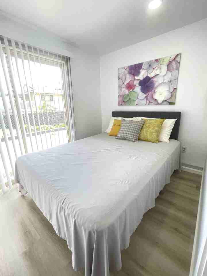 112 Maquinna Crescent - Photo 3 of 17