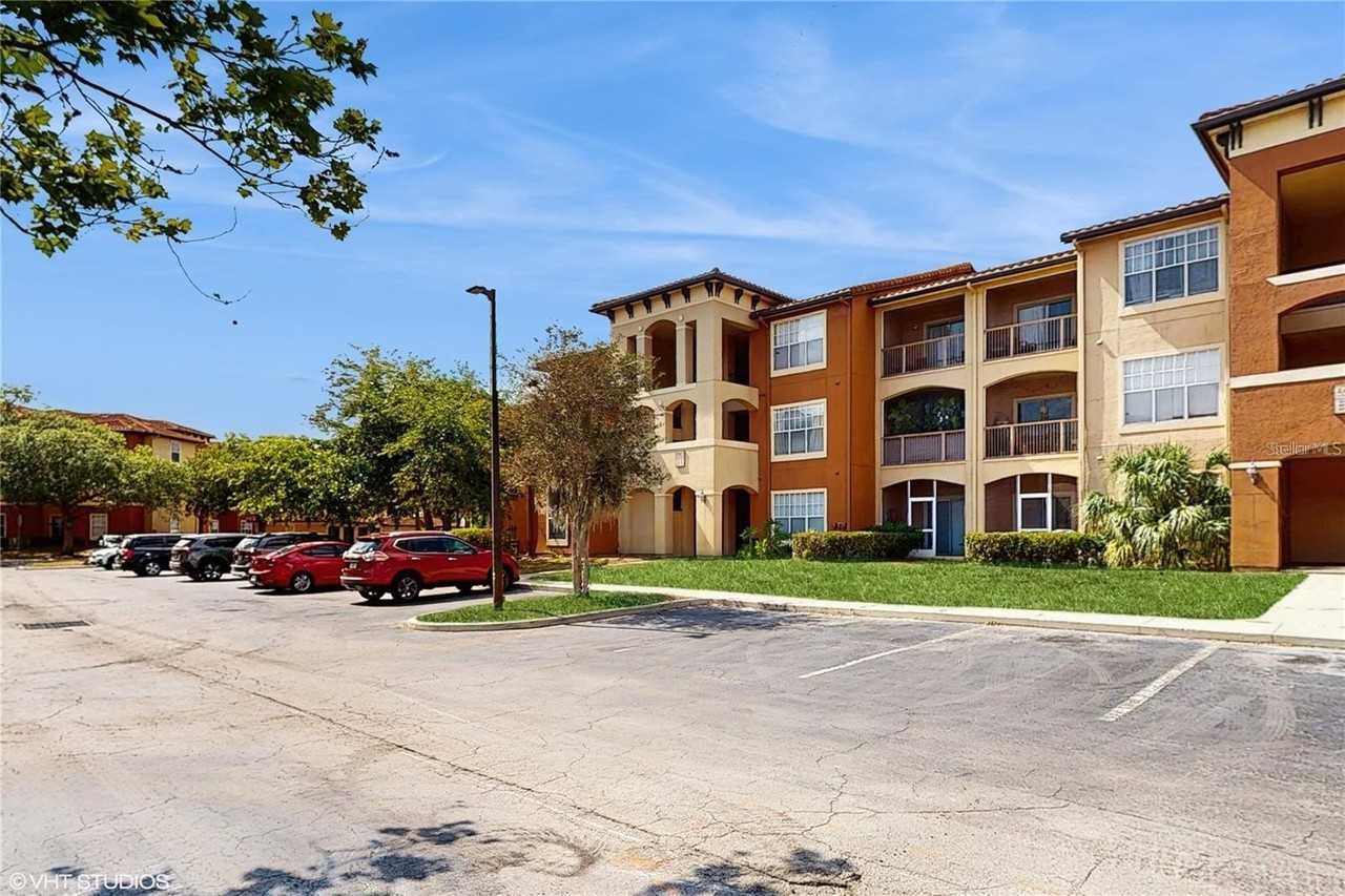 5512 Metrowest Blvd #203 - Photo 2 of 19