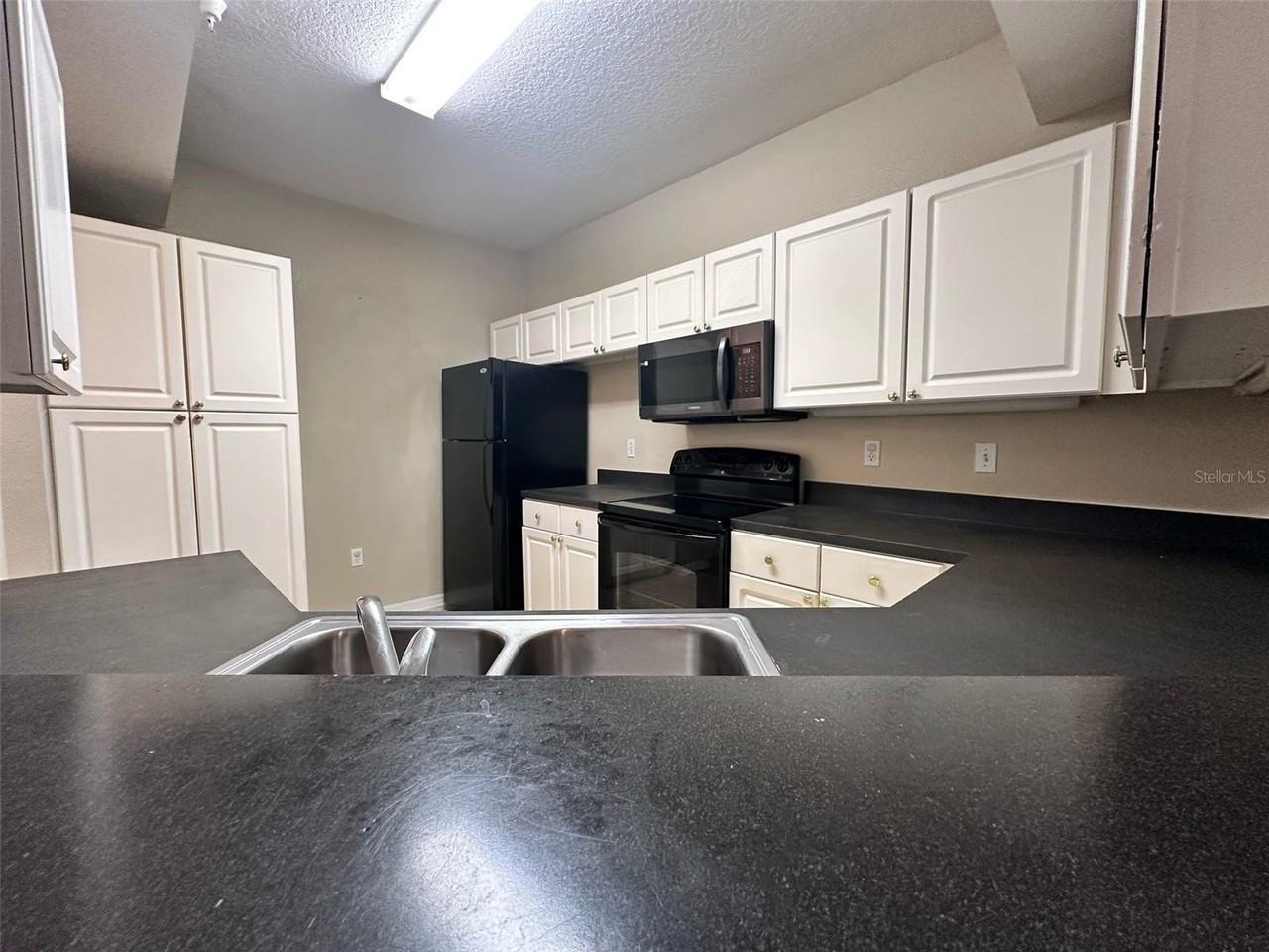 5512 Metrowest Blvd #203 - Photo 4 of 11