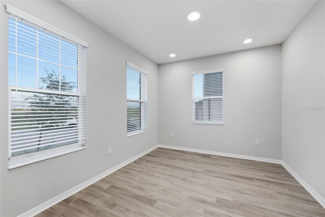 12172 Plumpton Dr - Photo 3 of 25