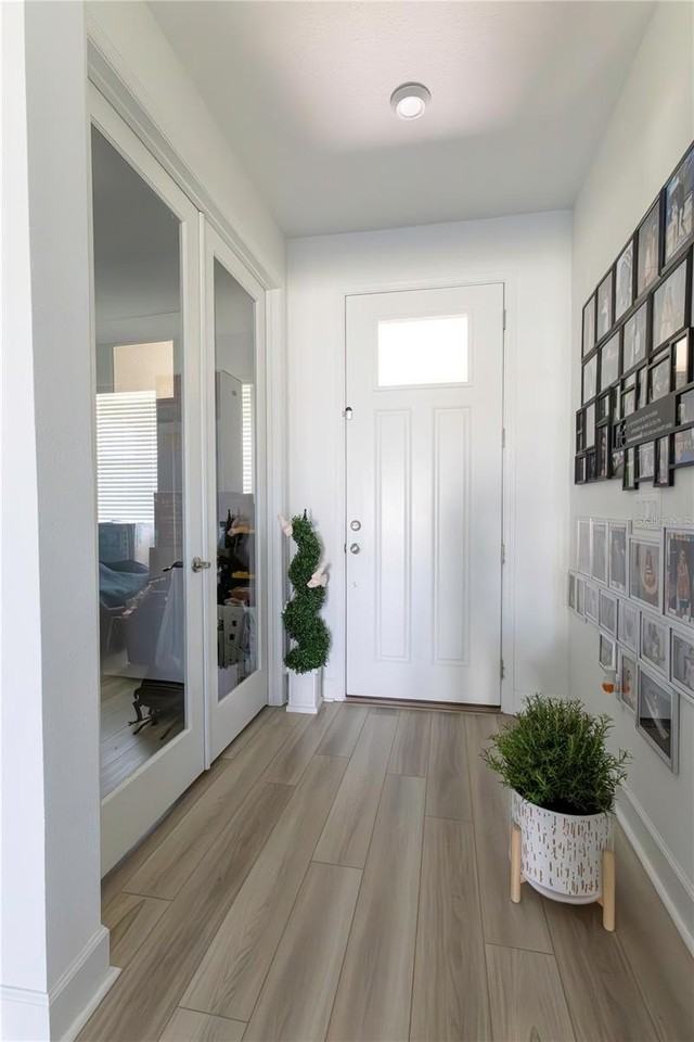 1940 Valencia Blossom St - Photo 4 of 27