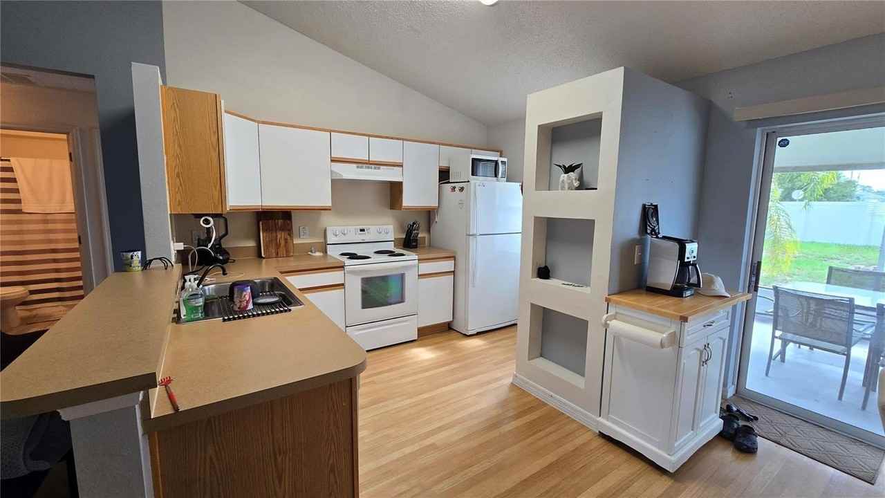 1905 Myakka Ct - Photo 5 of 15