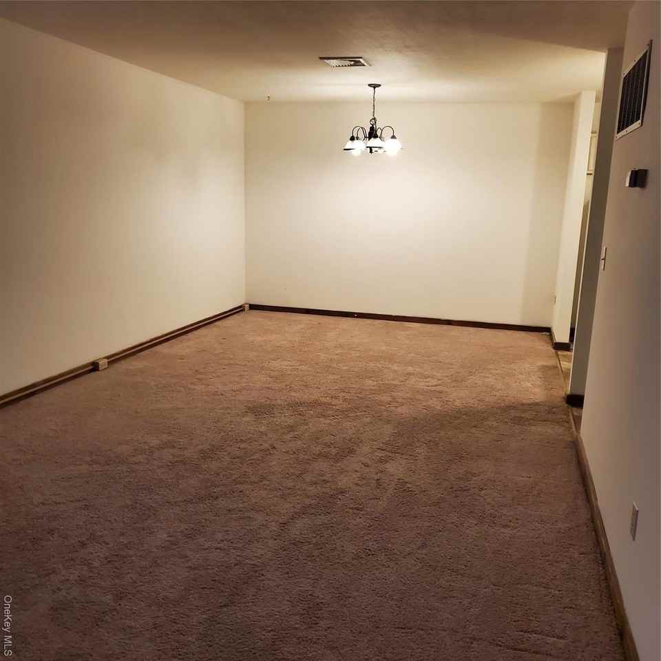 160 West Rd #C37 - Photo 3 of 8