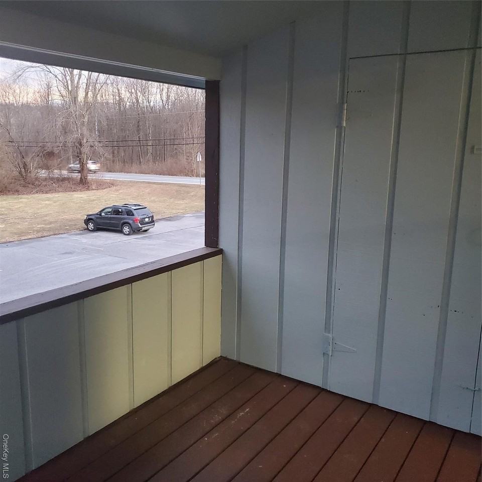 160 West Rd #C37 - Photo 6 of 8