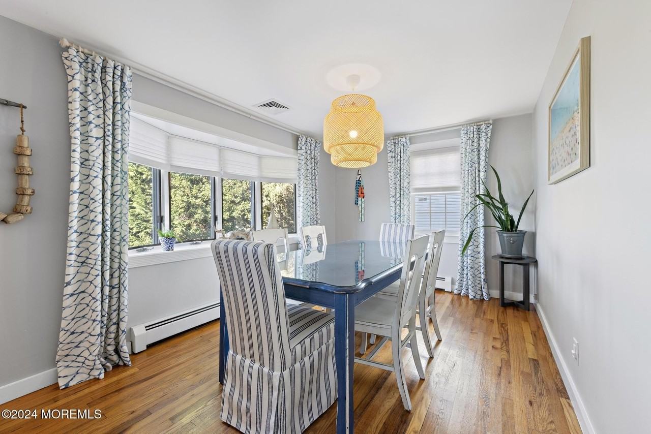 345 Macarthur Ave - Photo 7 of 22