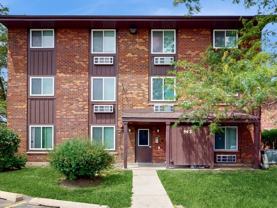 29W542 Country Ridge Dr #B - Photo 1 of 1