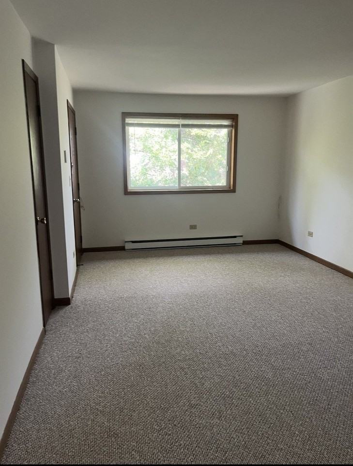 21W276 Tee Ln #C - Photo 5 of 8