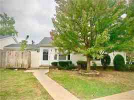 featured image of 1H Fernwood Dr #1H