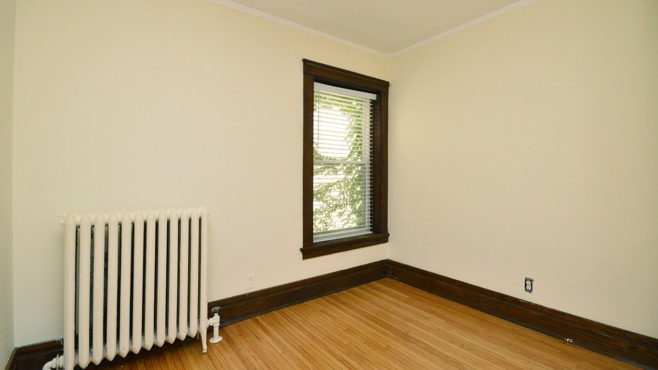 1505 Maple Ave #2 - Photo 3 of 5