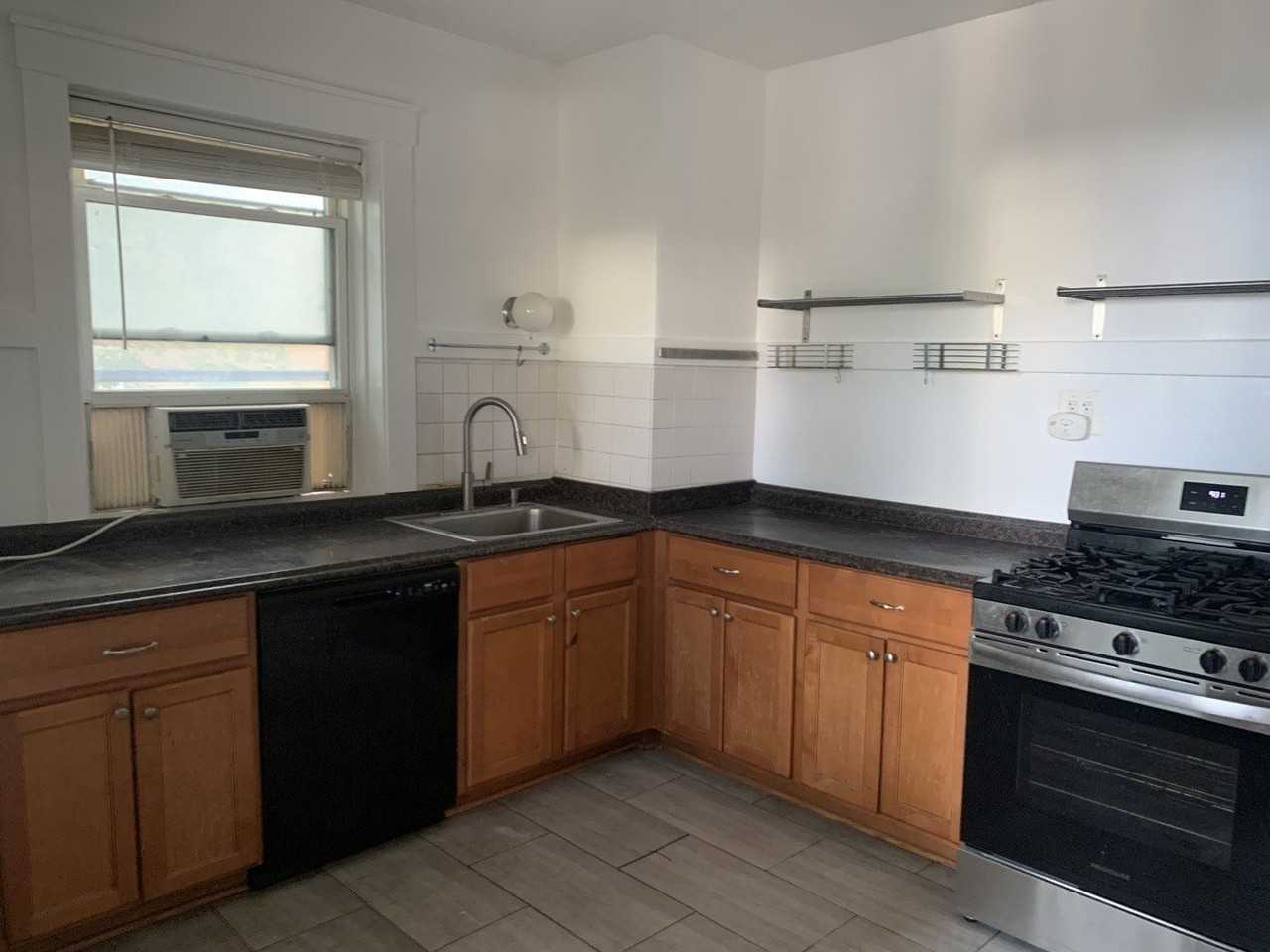 1505 Maple Ave #2 - Photo 4 of 5