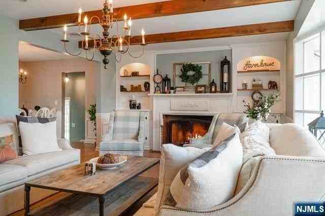 453 W Saddle River Rd - Photo 3 of 28