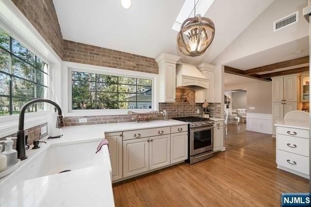 453 W Saddle River Rd - Photo 7 of 28