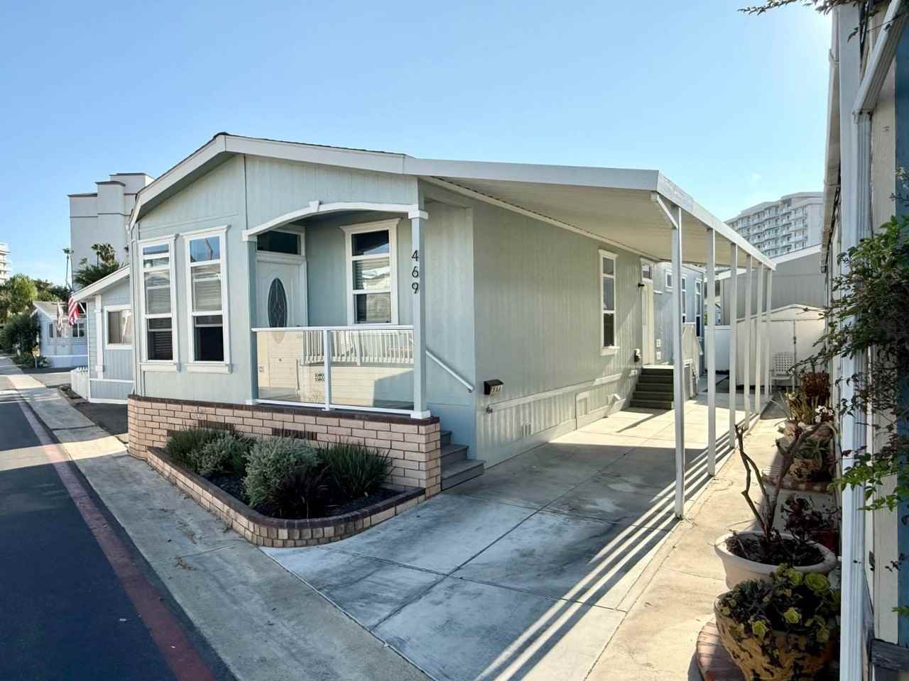 80 Huntington Street #469