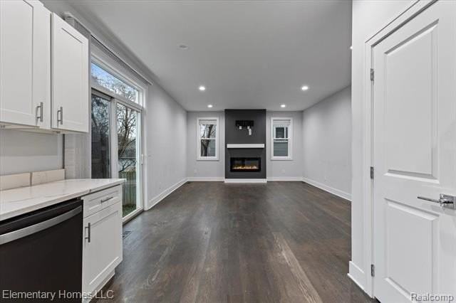 4003 Elmhurst Rd - Photo 3 of 28