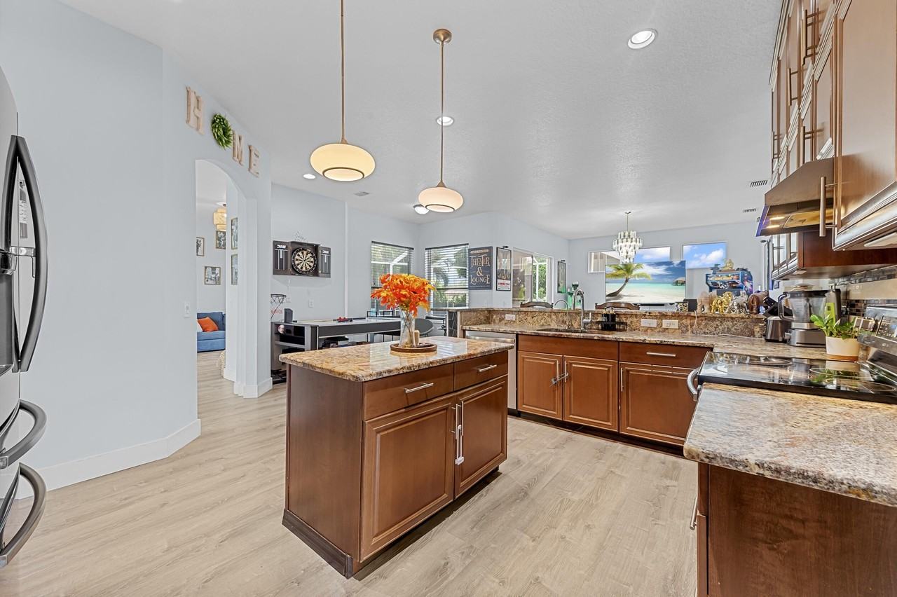 3183 Sw Ann Arbor Rd - Photo 7 of 16