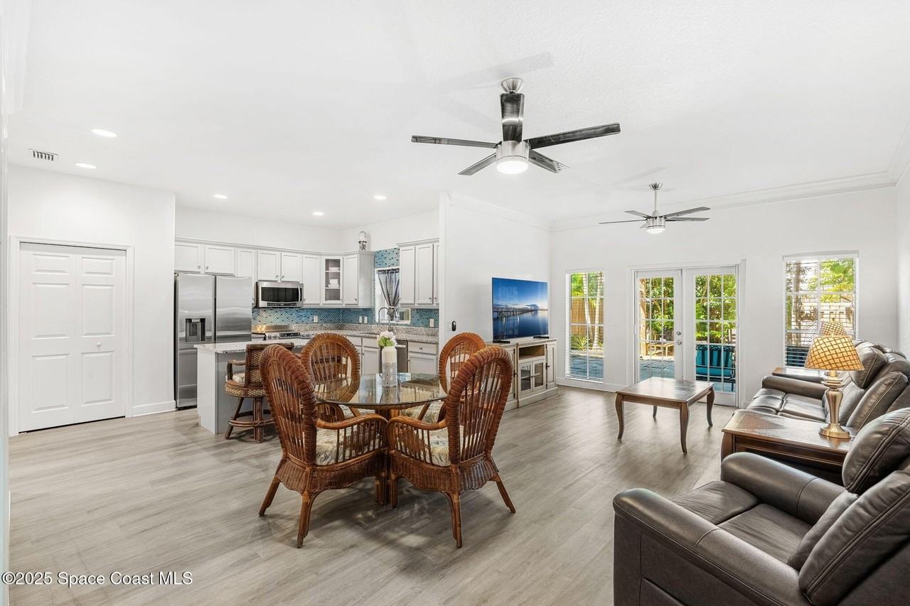 220 Chandler St Unit 2 #2 - Photo 4 of 31