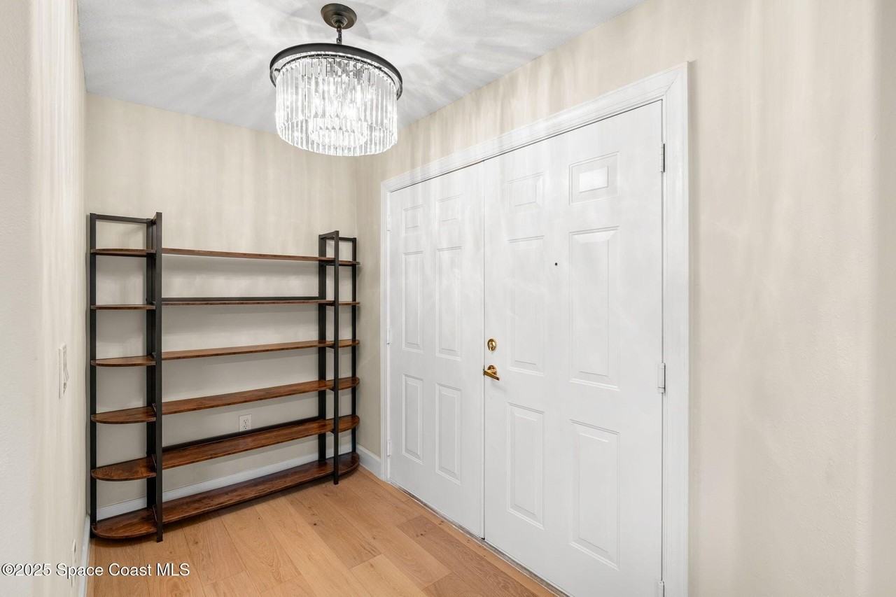 800 Del Rio Way Apt 401 #401 - Photo 5 of 45