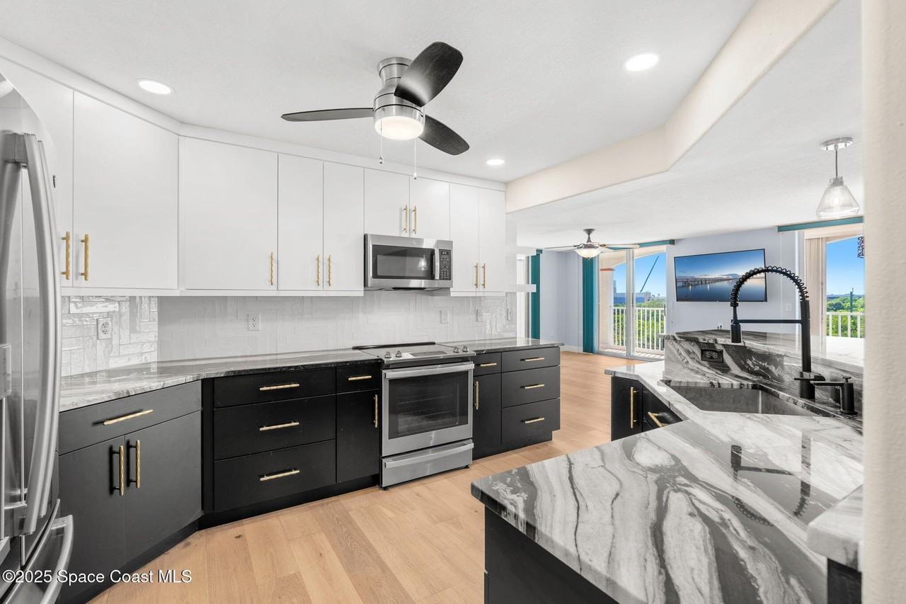 800 Del Rio Way Apt 401 #401 - Photo 7 of 45