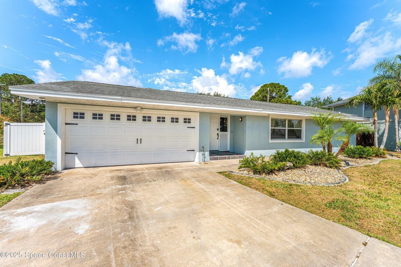 113 Las Palmas - Photo 3 of 46