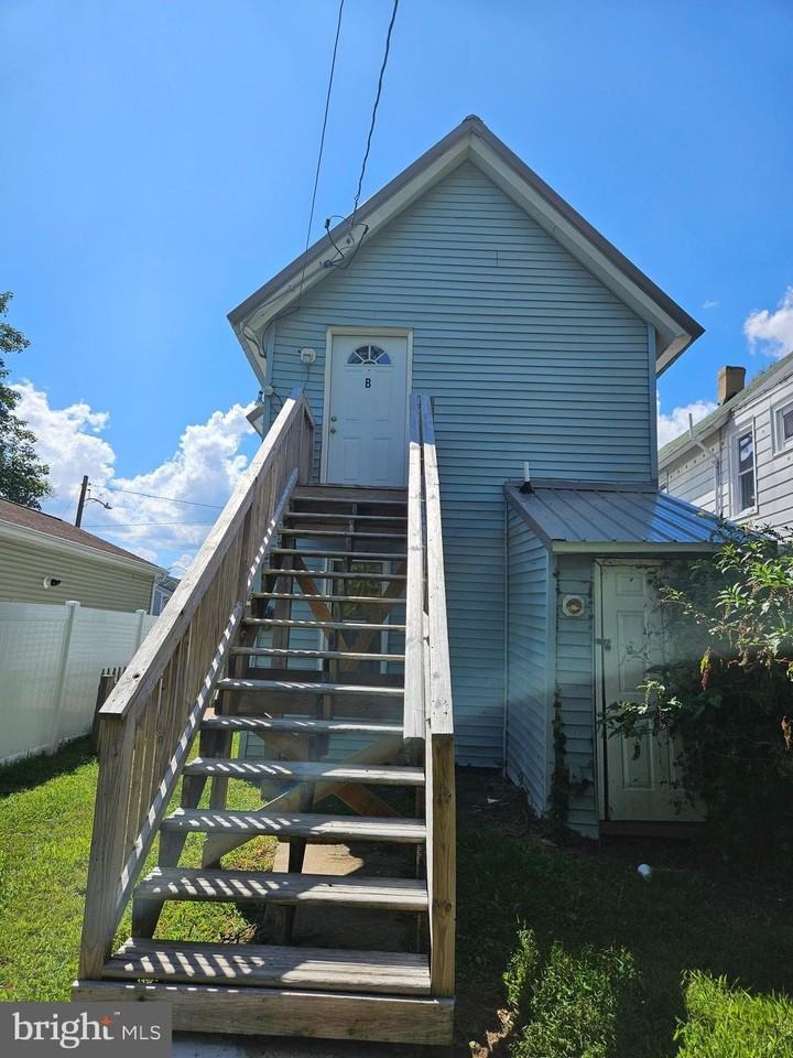 29 N New St Unit B #B - Photo 2 of 9