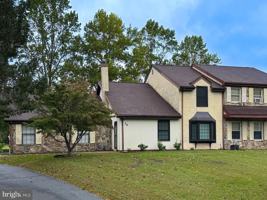 featured image of 39 S Turnberry Dr
