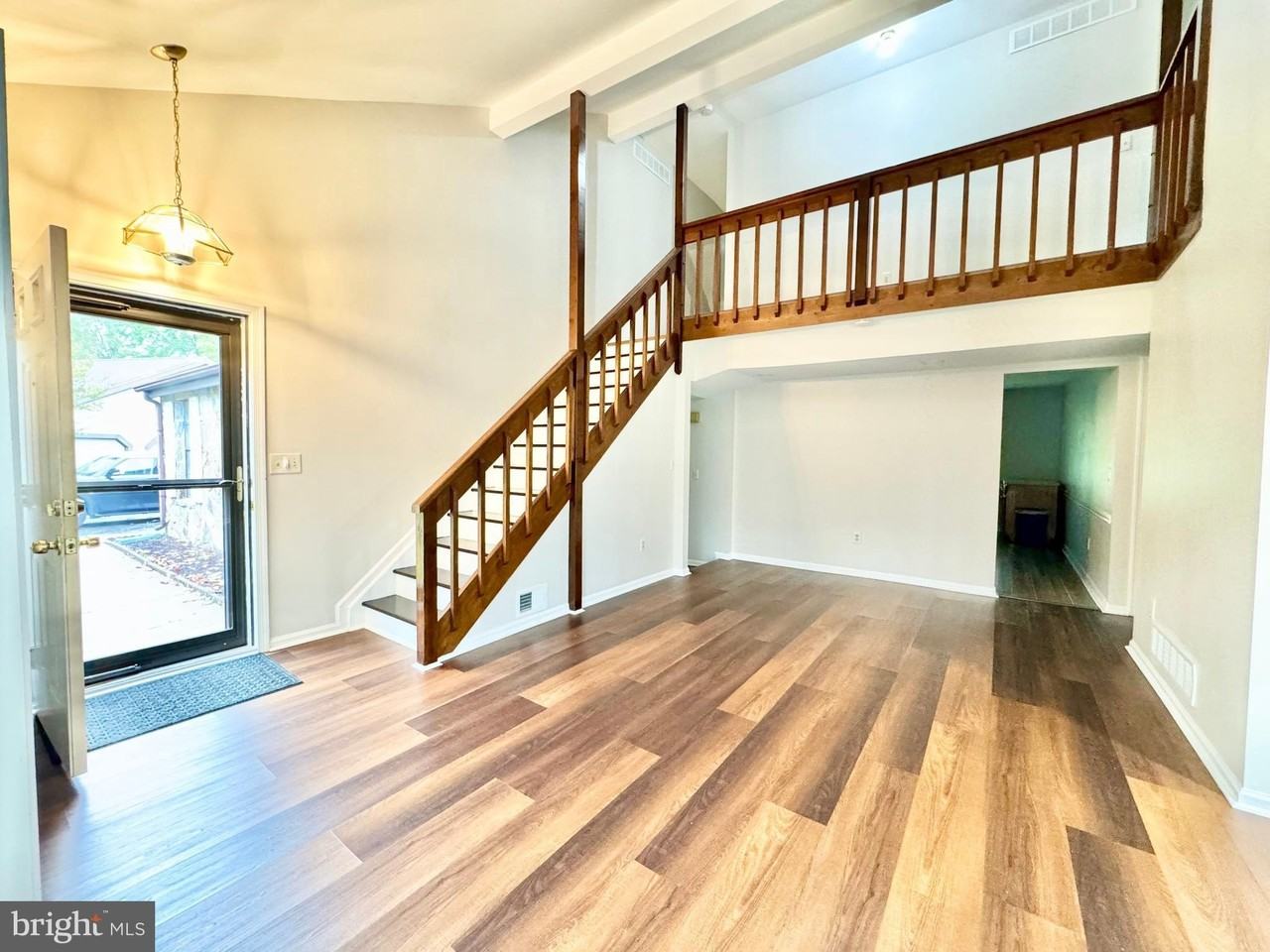 39 S Turnberry Dr - Photo 3 of 35