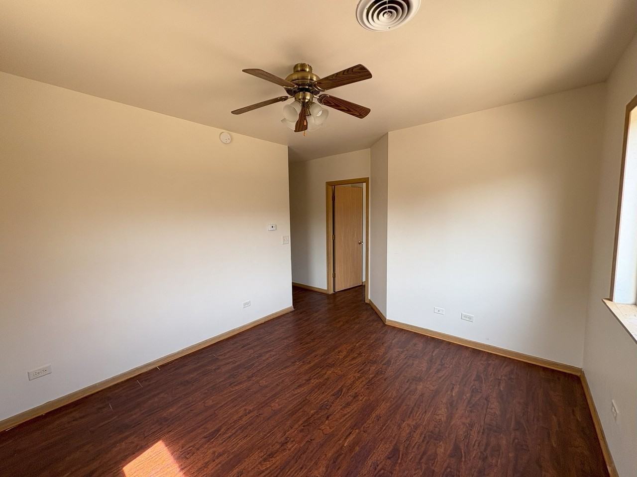27 N Hickory St Apt 2b - Photo 5 of 10