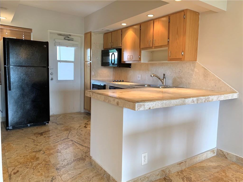 2950 N Palm Aire Dr - Photo 6 of 20