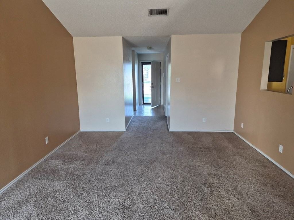 1226 Wallace Ln - Photo 3 of 16