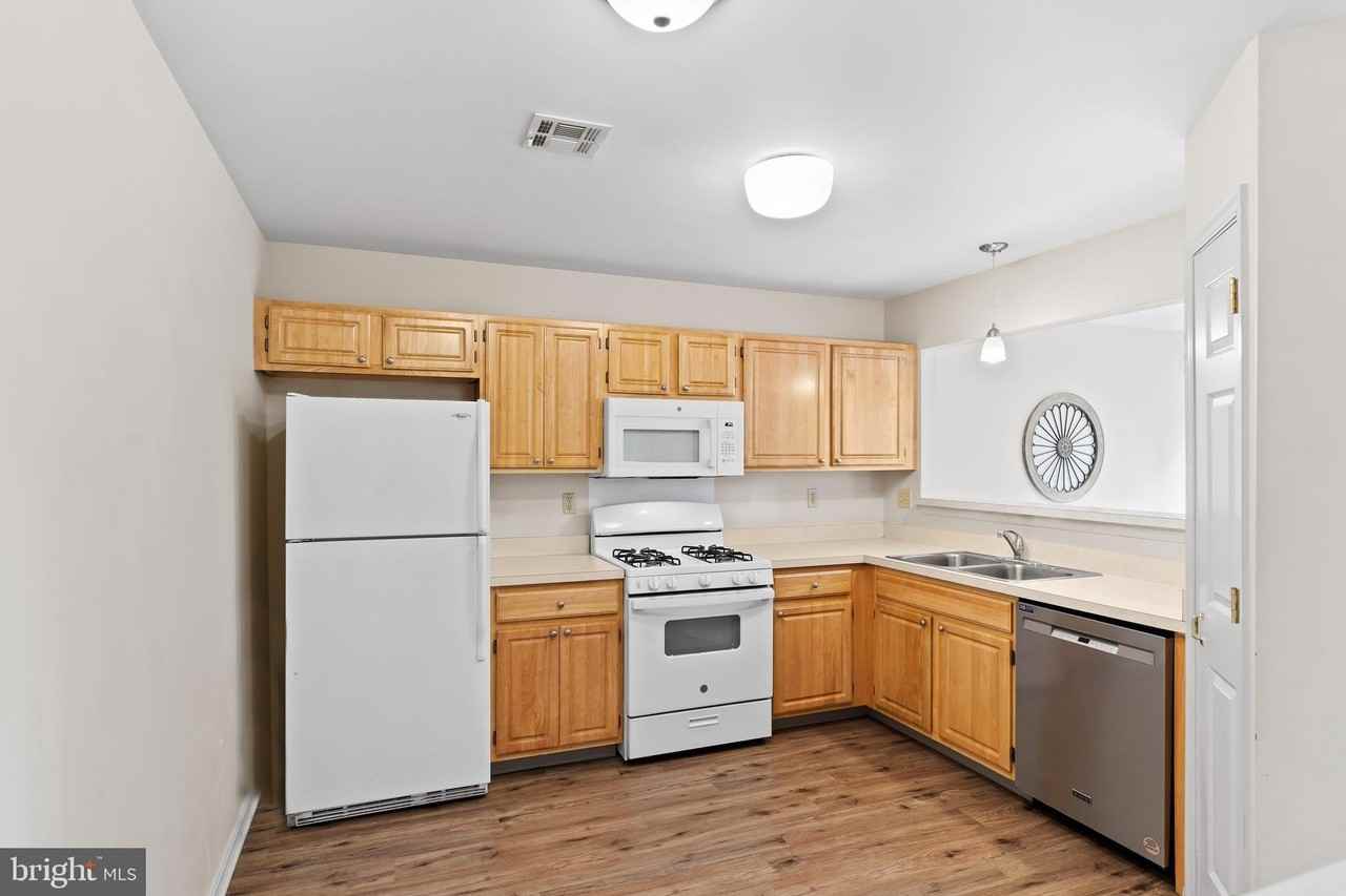 149 Cardinal Ln - Photo 3 of 28