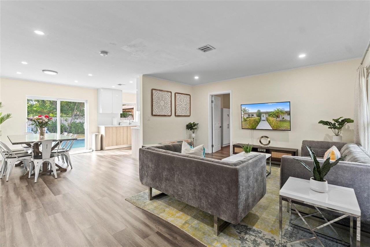 5701 Ne 16th Ave - Photo 3 of 50