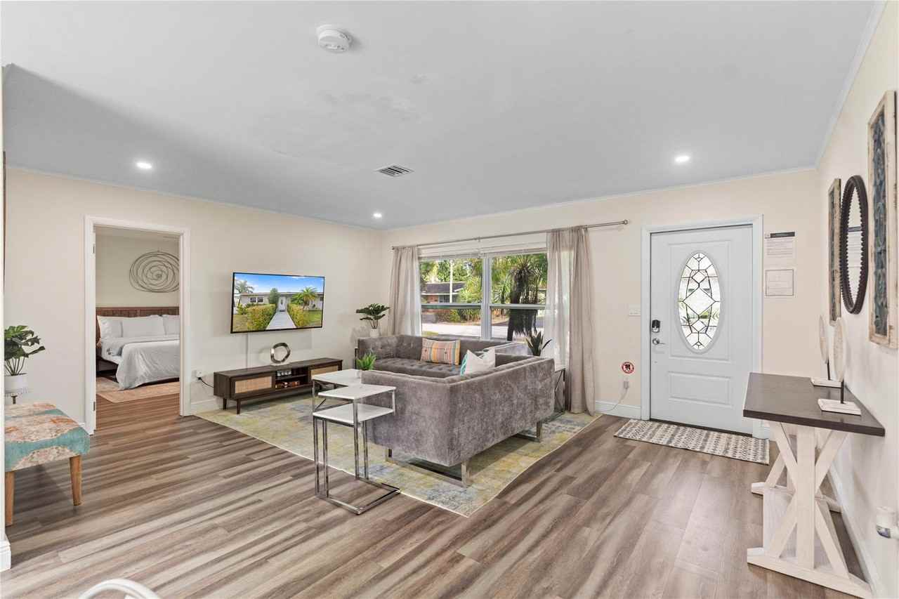 5701 Ne 16th Ave - Photo 5 of 50