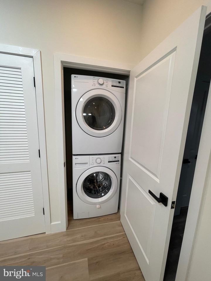 622 S 60th St - Photo 5 of 48