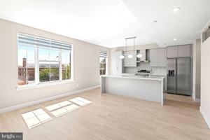 featured image of 4720 Richmond St Unit 3 #3