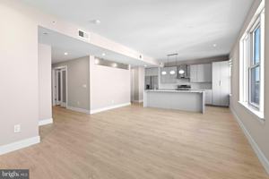 featured image of 4720 Richmond St Unit 4 #4