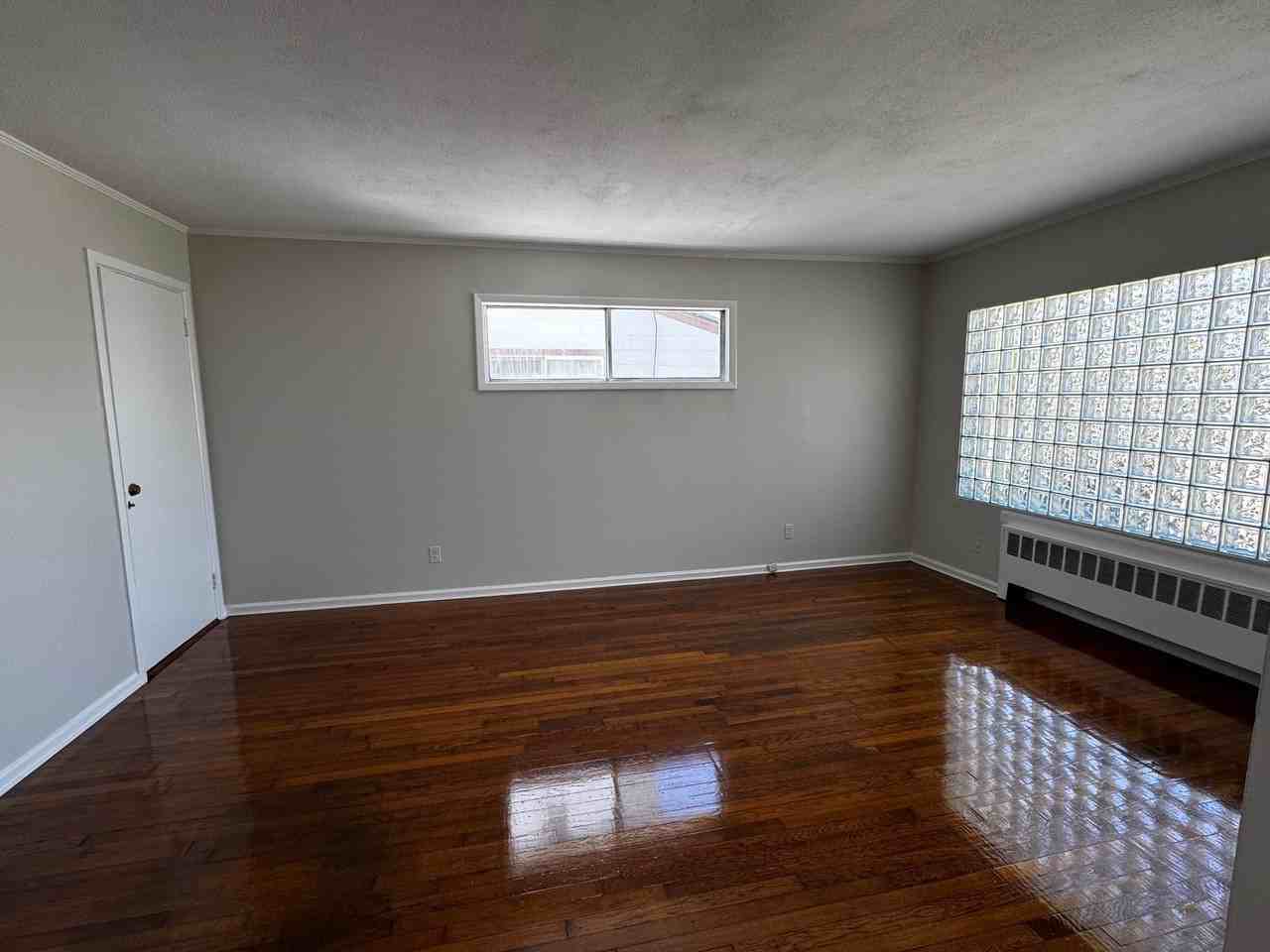 444 E Park Ave - Photo 3 of 11